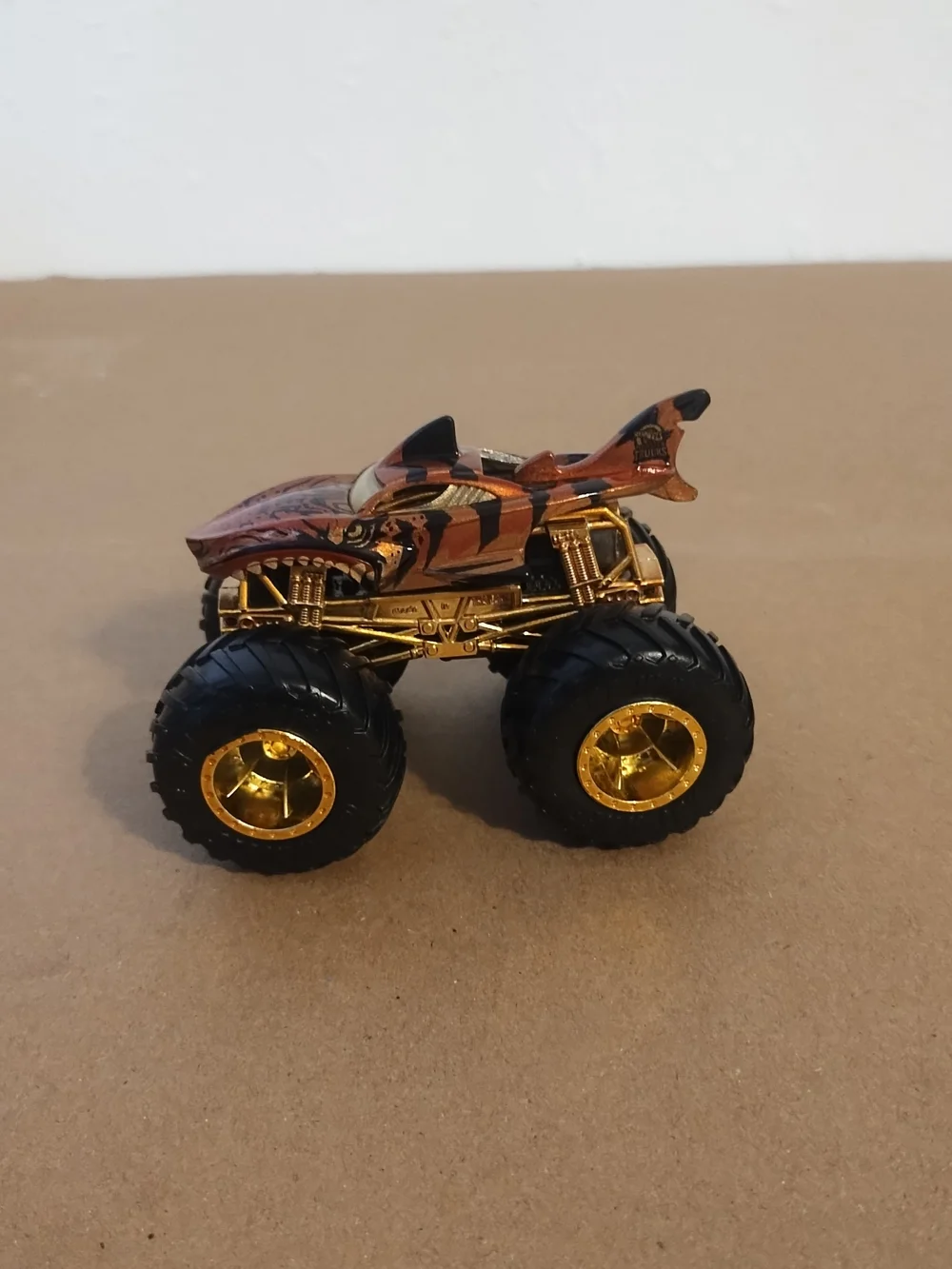 Hot wheels monster truck Tiger Shark Trophy champions  50th anniversary 1/64